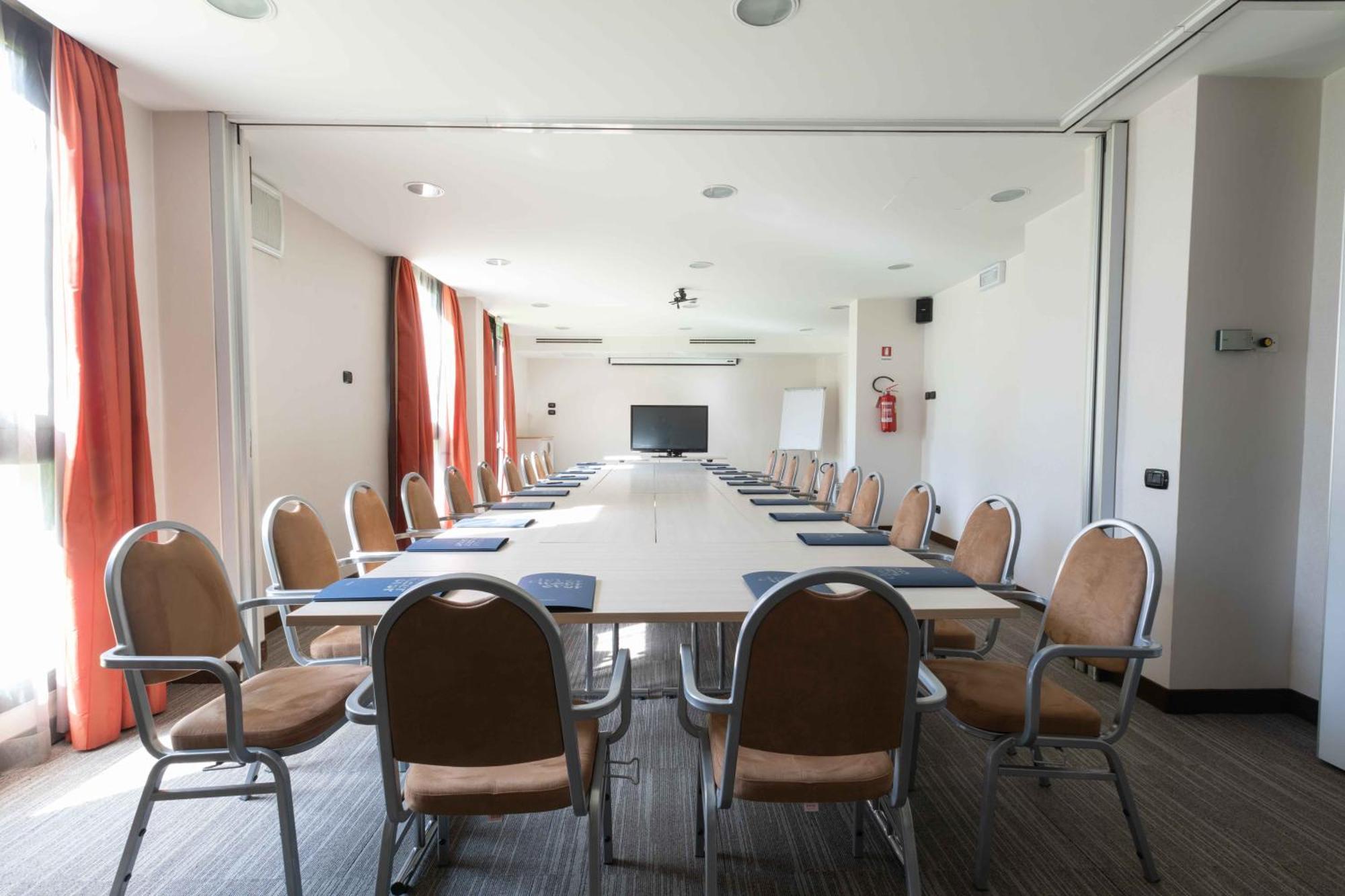 Belstay Milano Linate 4*
